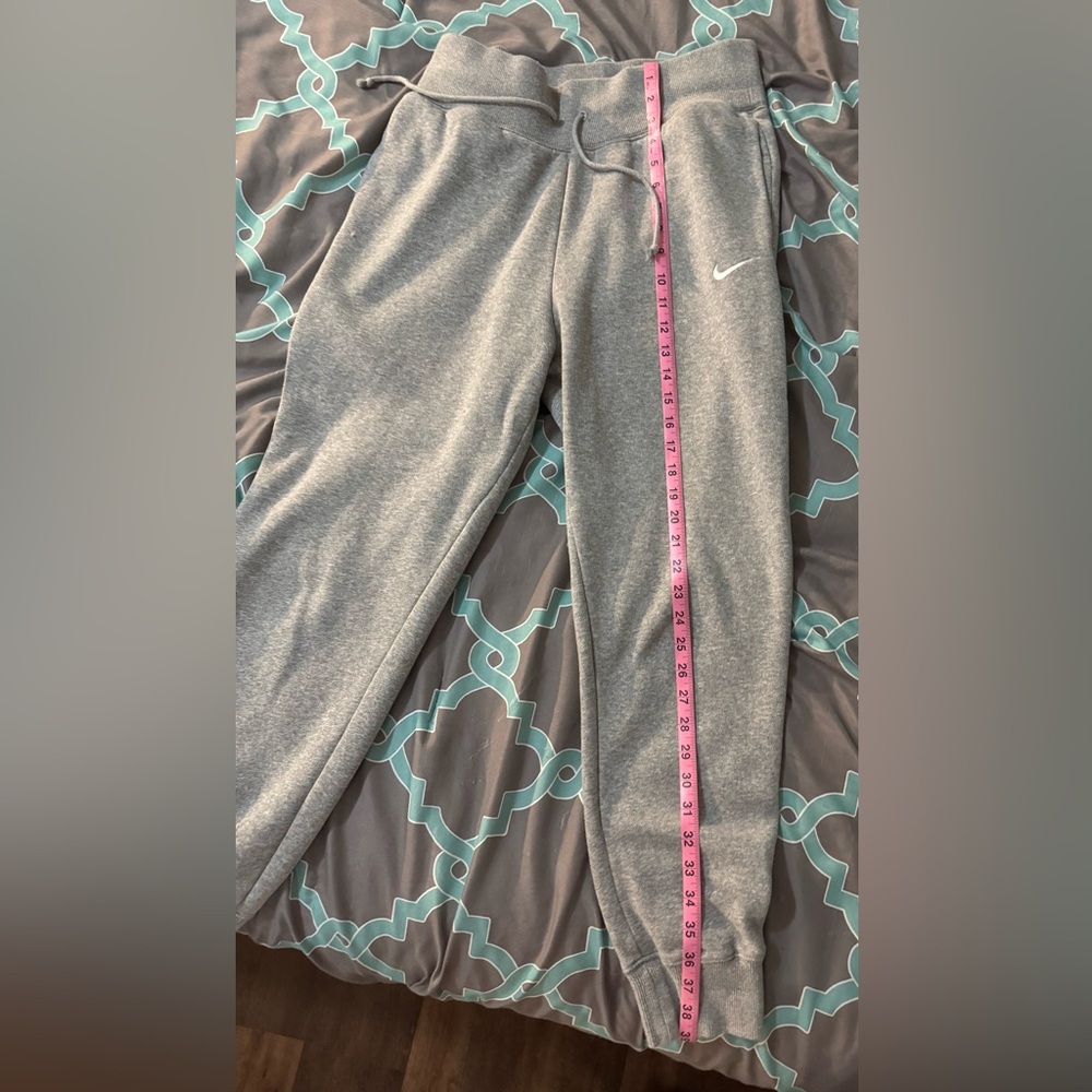 EUC❤️Nike❤️ Women's Dri-FIT One High-Waisted Joggers size Medium - Picture 6 of 7